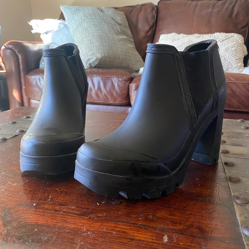 HUNTER ANKLE HEELED RAIN BOOTIE